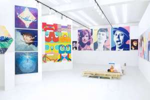 1545330606_209_lyublyu-lezhat-na-dvuh-divanah-a-ne-sidet-na-dvuh-stulyah-artandhouses галереи Съёмки Москва