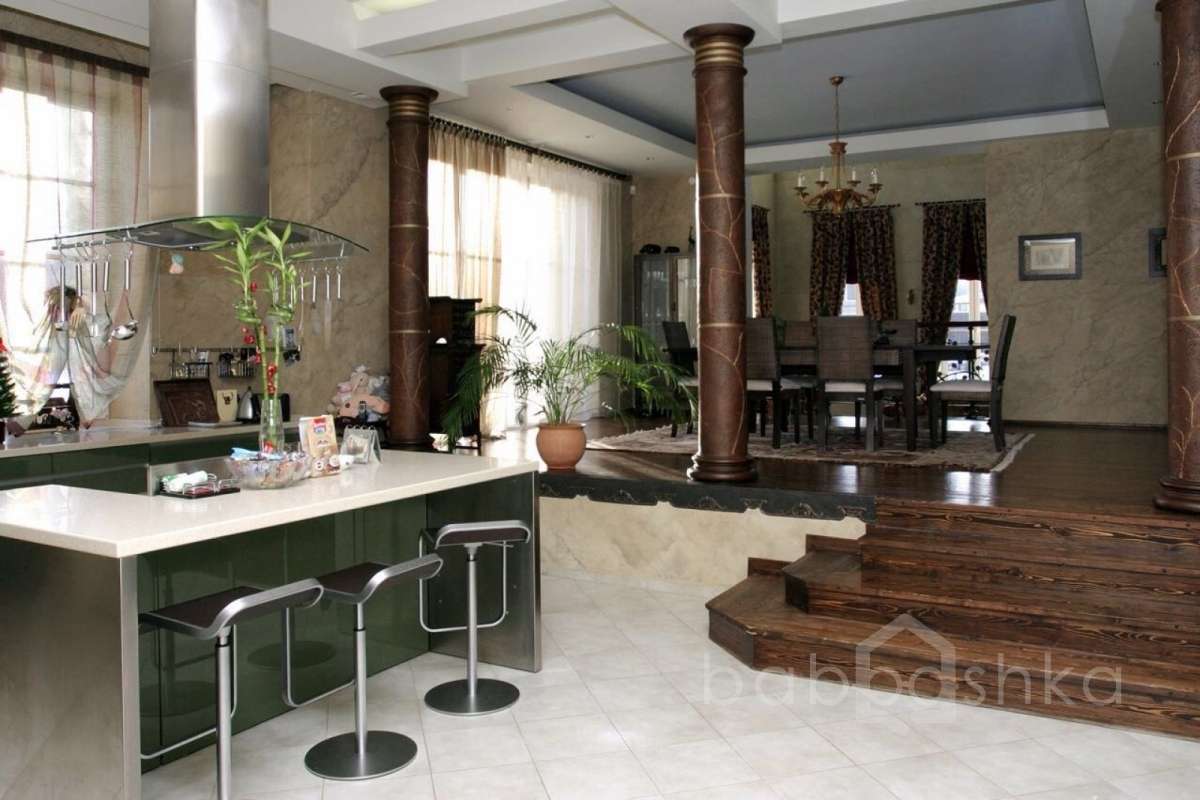 c6ed4495-08ac-4497-a53f-319ae93b78cc. дома 