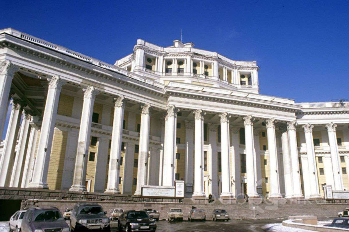 1490806467 театры 