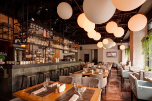 %D0%A1%D0%BD%D0%B8%D0%BC%D0%BE%D0%BA%20%D1%8D%D0%BA%D1%80%D0%B0%D0%BD%D0%B0%202019-04-30%20%D0%B2%2019.32.24 бар Съёмки Москва