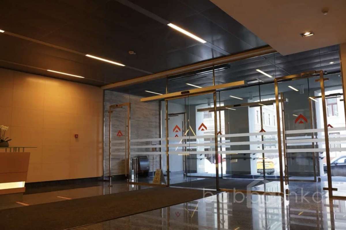 1A3B3C15-5A59-438B-BC3F-17B278BA2BEA. холлы 