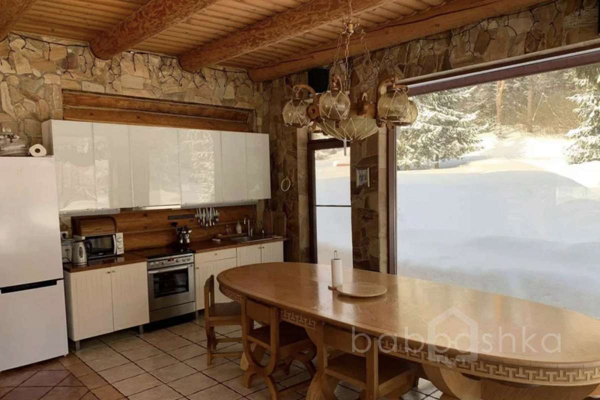 249112D7-EC17-4FF9-BBEF-23C431DAA279. дома 