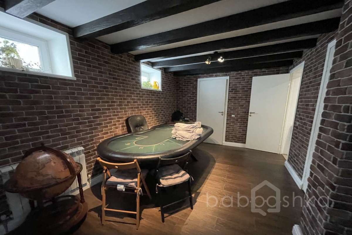 F3A35E12-2101-4683-B6D5-D5D8E10AF982. дома 