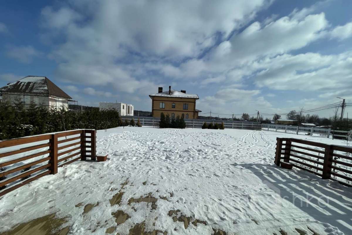 70BA6BA6-80F5-44CA-B7B6-1CAFFFEEE055. дома 