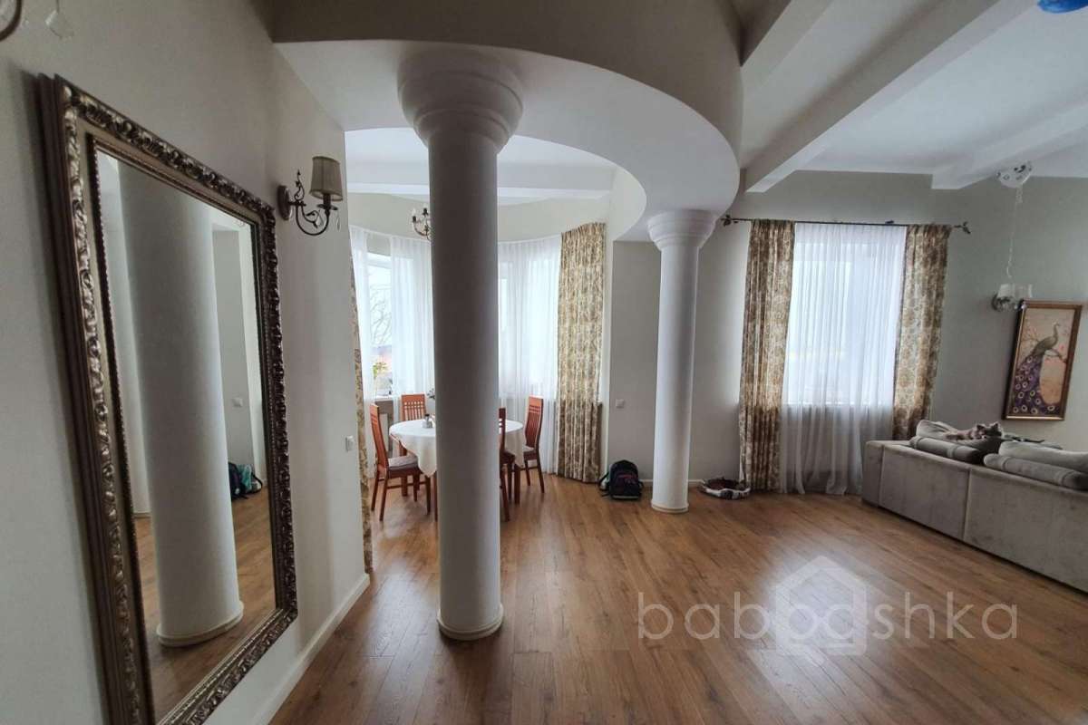 7ECA76B3-1A5A-4A93-9A0D-1D03E76F67B3. дома 