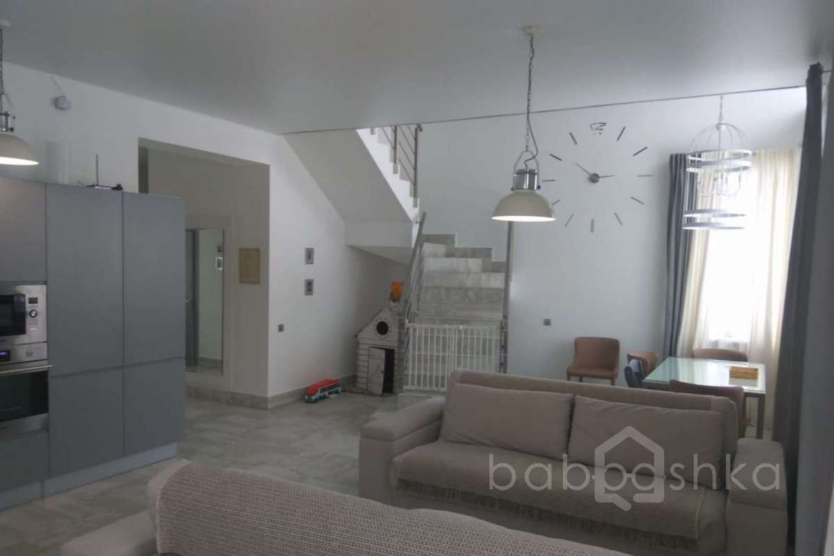 C12723DA-6FA3-4E60-8C7B-1C1B25DE69C4. дома 