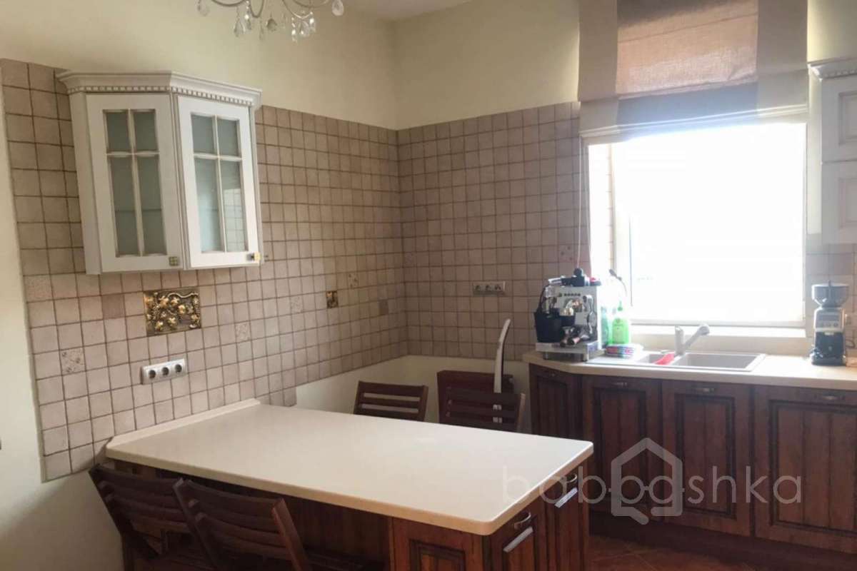 6E87ADE2-ACAB-4634-B7CC-AC62D325E237. дома 